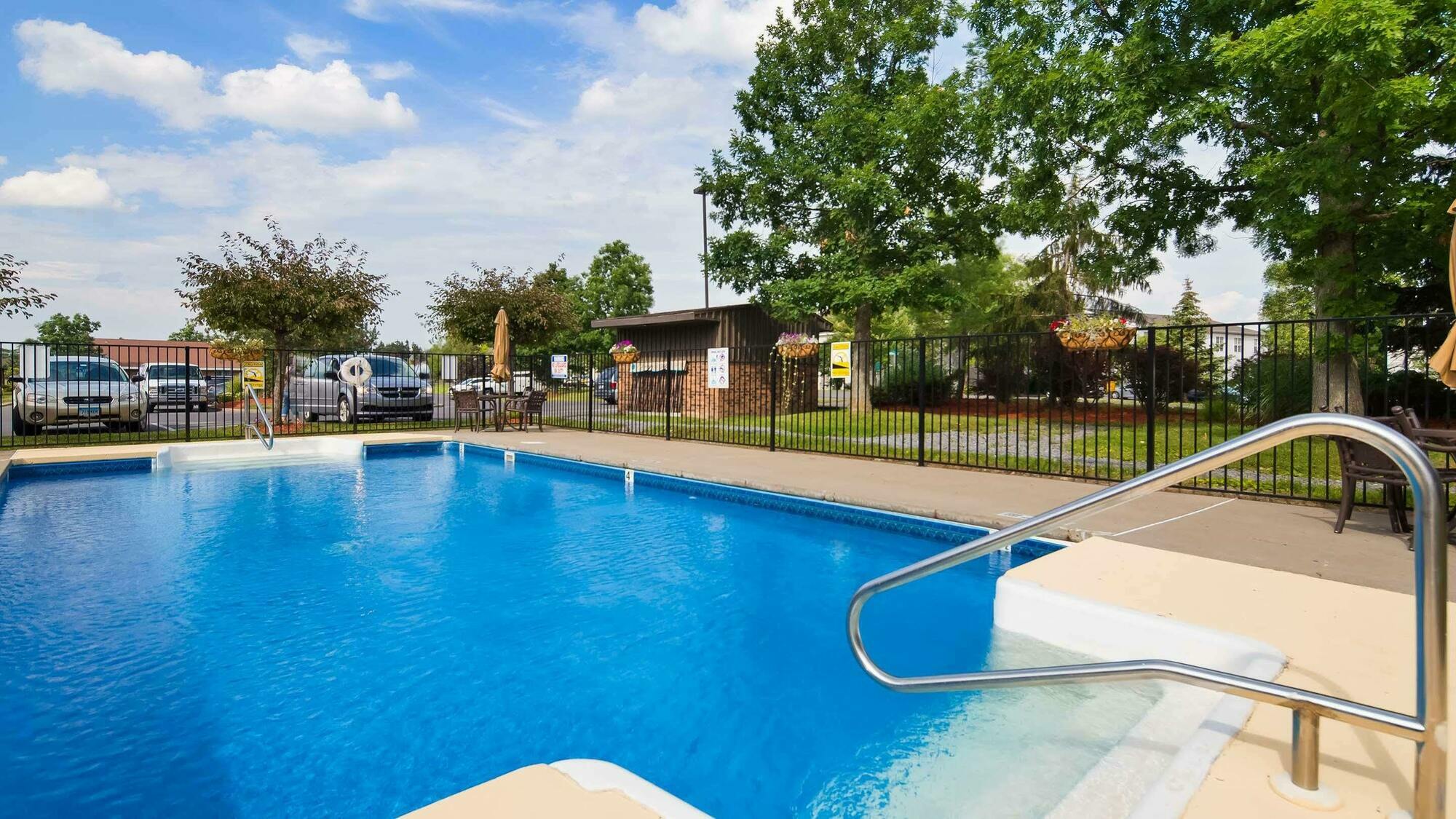 Best Western University Inn Ithaca Bagian luar foto